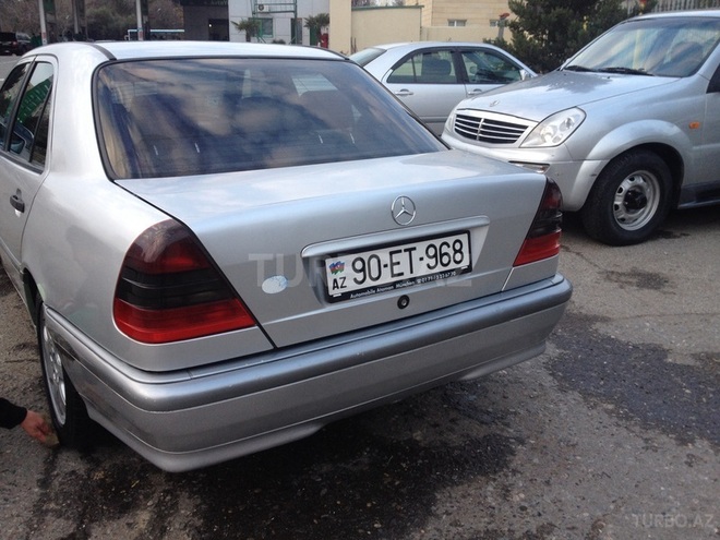 Mercedes C 250 1997, 280,000 km - 2.5 l - Bakı