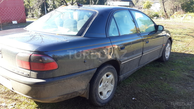 Opel Omega 1998, 315,000 km - 2.0 l - Astara