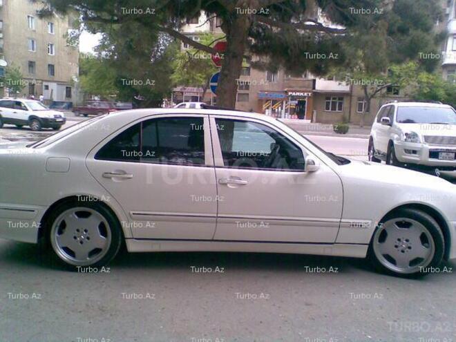 Mercedes E 240 2001, 149,000 km - 2.6 l - Bakı