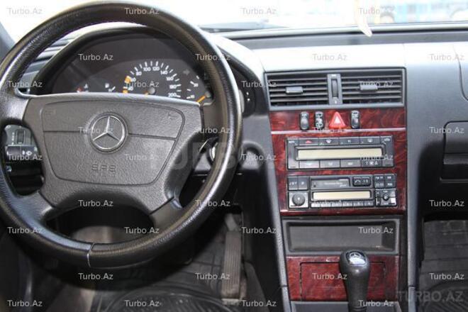 Mercedes C 220 1999, 182,600 km - 2.2 l - Bakı