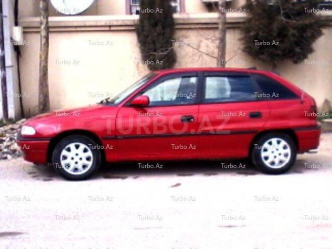 Opel Astra 1997, 200,000 km - 1.6 л - Bakı