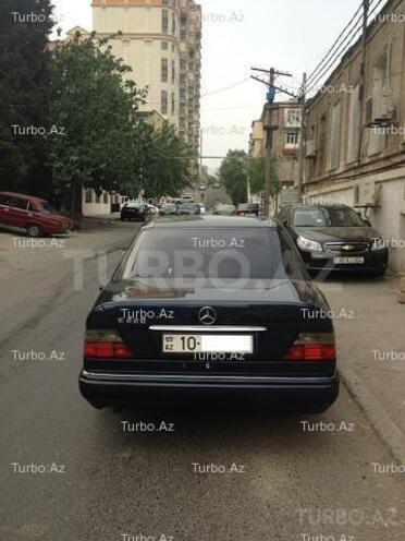 Mercedes E 220 1995, 437,200 km - 2.2 л - Bakı