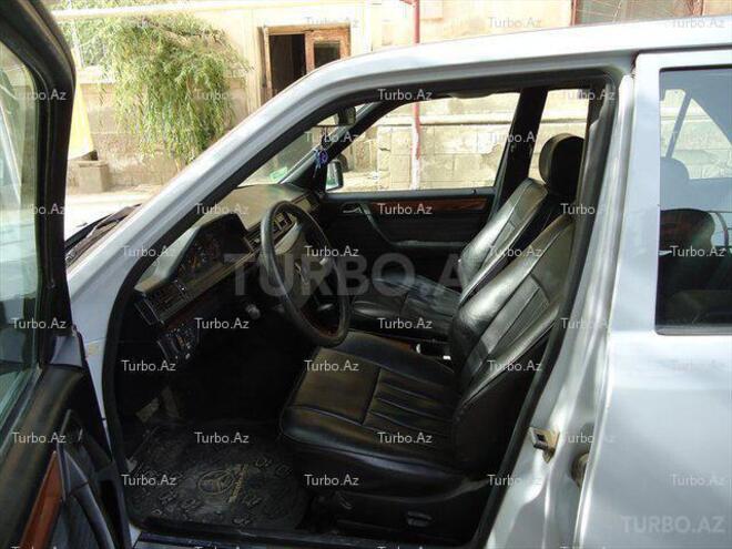Mercedes E 200 1991, 250,000 km - 2.0 l - Bakı