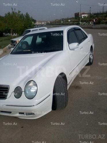 Mercedes E 240 2000, 111,000 km - 2.6 l - Bakı