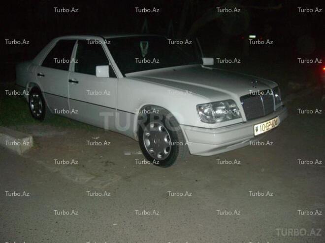 Mercedes E 220 1995, 260,000 km - 2.2 l - Bakı