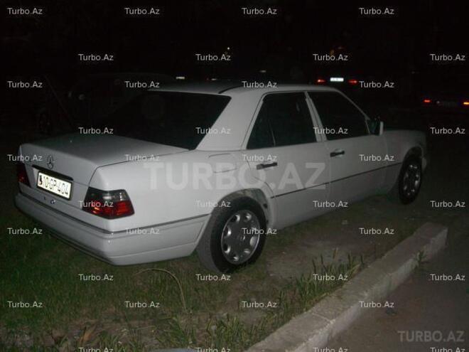 Mercedes E 220 1995, 260,000 km - 2.2 l - Bakı