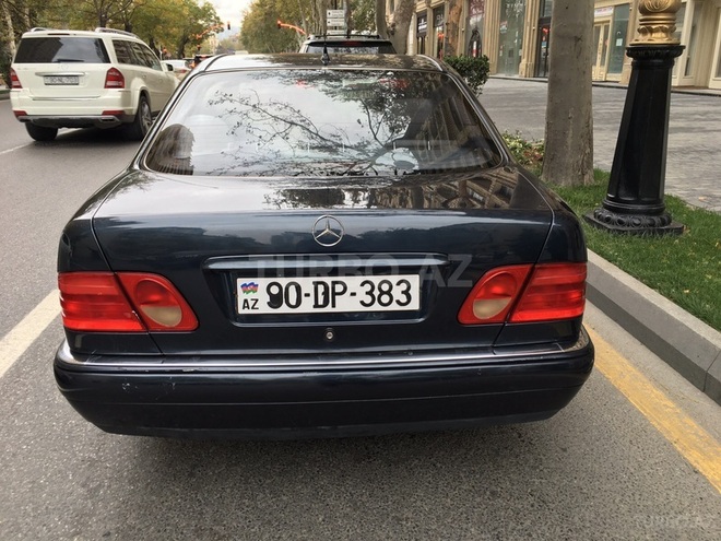 Mercedes E 240 1998, 170,000 km - 2.4 л - Bakı