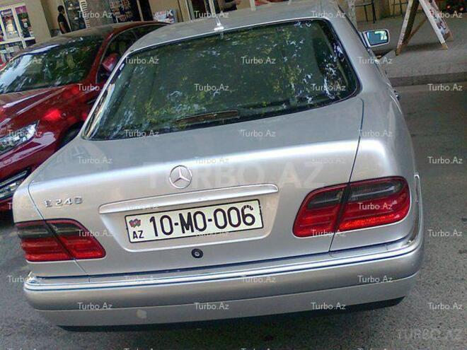 Mercedes E 240 1999, 130,000 km - 2.4 l - Bakı