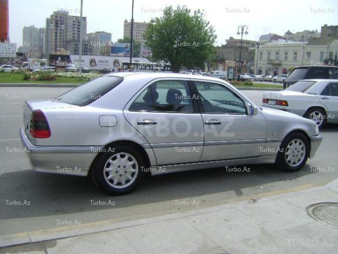 Mercedes C 220 2000, 133,000 km - 2.2 l - Bakı