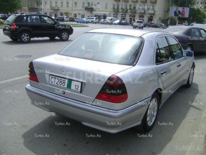 Mercedes C 220 2000, 133,000 km - 2.2 l - Bakı