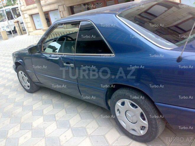 Mercedes  1988, 225,200 km - 2.3 l - Bakı