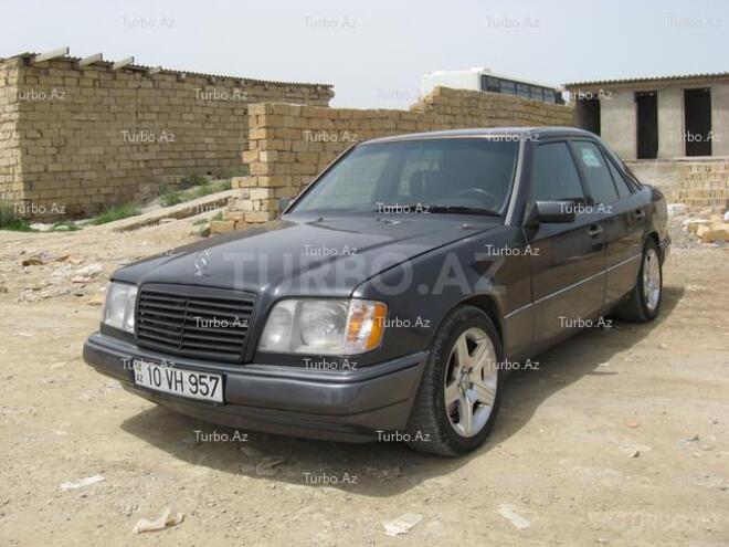 Mercedes E 220 1993, 239,891 km - 2.2 l - Bakı