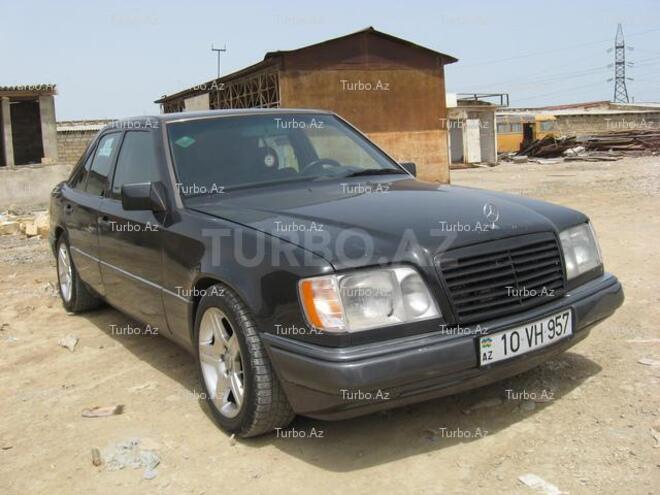 Mercedes E 220 1993, 239,891 km - 2.2 l - Bakı