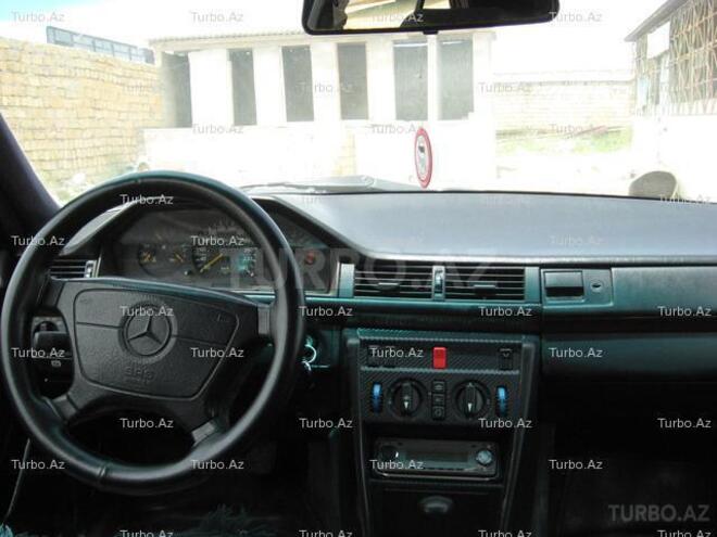 Mercedes E 220 1993, 239,891 km - 2.2 l - Bakı