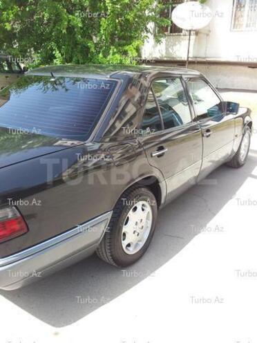 Mercedes E 220 1995, 270,000 km - 2.2 l - Bakı