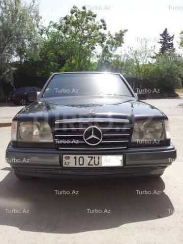 Mercedes E 220 1995, 270,000 km - 2.2 l - Bakı