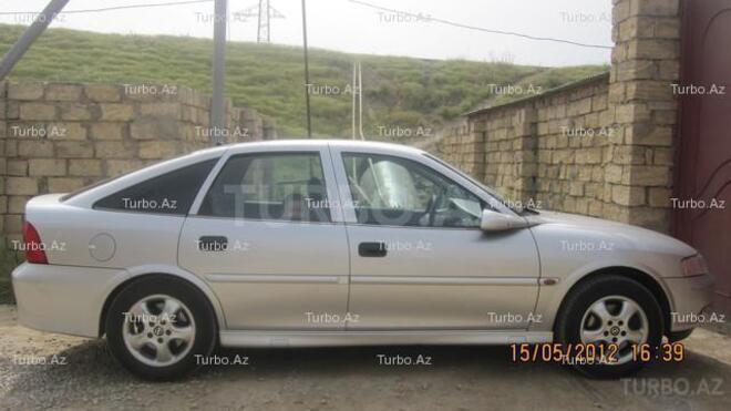 Opel Vectra 1999, 165,000 km - 1.6 l - Bakı