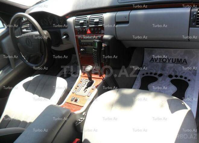 Mercedes E 240 1999, 173,124 km - 2.4 l - Bakı