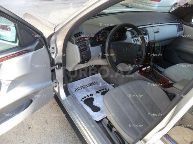 Mercedes E 240 1999, 173,124 km - 2.4 l - Bakı