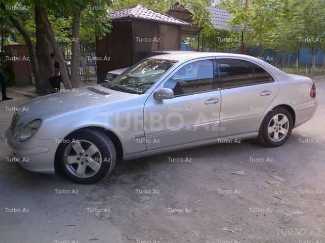 Mercedes E 270 2002, 245,000 km - 2.7 l - Bakı
