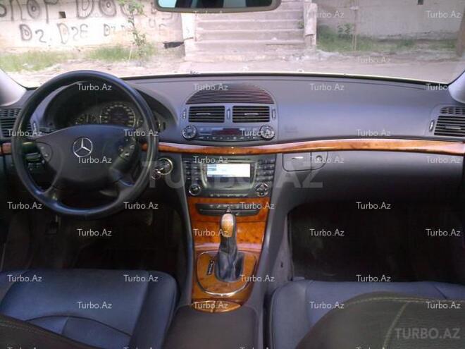 Mercedes E 270 2002, 245,000 km - 2.7 l - Bakı