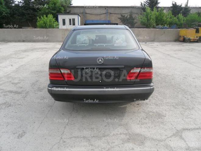 Mercedes E 240 2001, 205,000 km - 2.6 л - Bakı