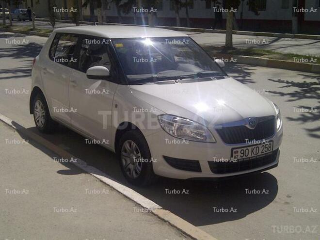 Skoda Fabia 2011, 33,000 km - 1.6 л - Bakı
