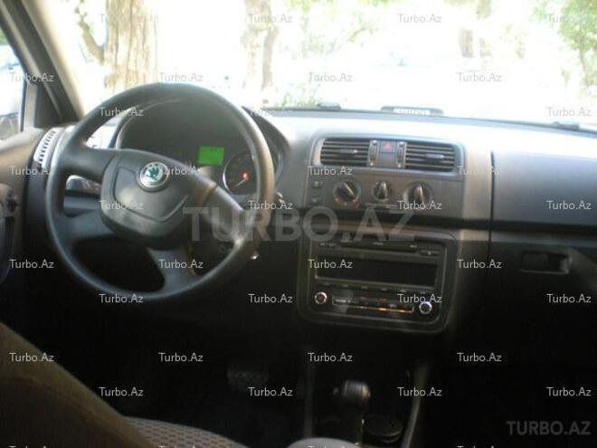 Skoda Fabia 2011, 33,000 km - 1.6 л - Bakı