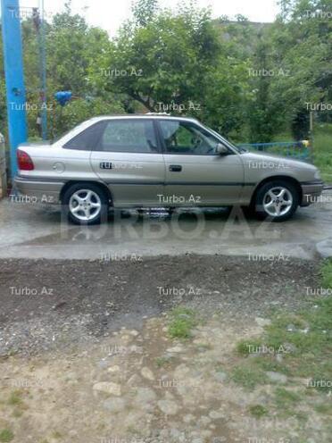 Opel Astra 1996, 221,261 km - 1.6 л - Bakı