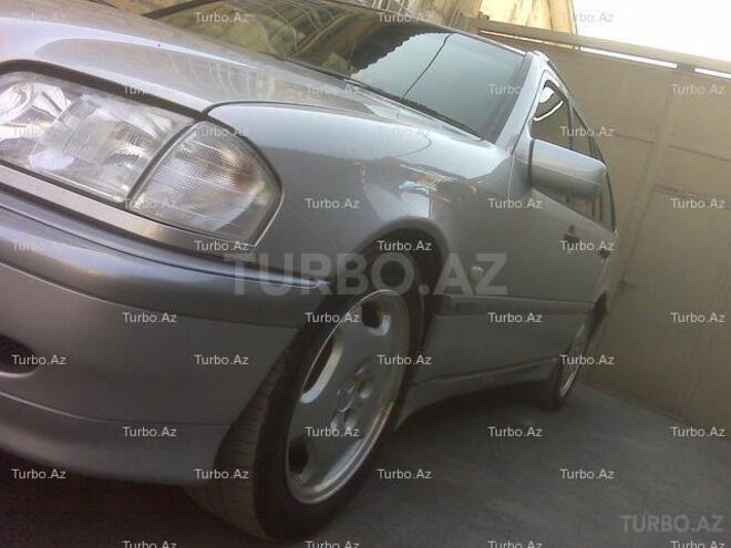 Mercedes C 220 2000, 190,000 km - 2.2 l - Bakı