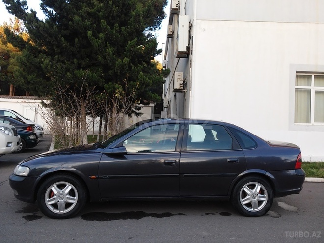 Opel Vectra 1996, 285,000 km - 1.8 l - Sumqayıt