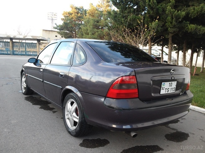 Opel Vectra 1996, 285,000 km - 1.8 l - Sumqayıt