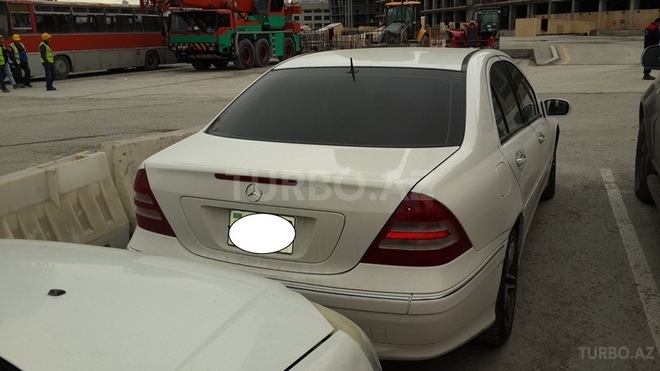 Mercedes C 280 2005, 255,000 km - 3.0 l - Bakı