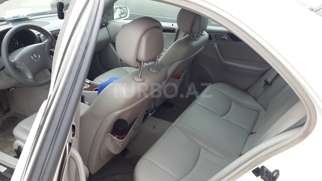 Mercedes C 280 2005, 255,000 km - 3.0 l - Bakı