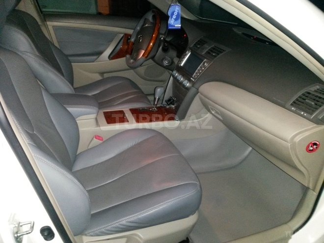 Toyota Camry 2009, 80,000 km - 2.4 л - Qusar