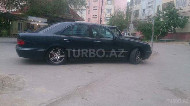 Mercedes E 270 2000, 319,000 km - 2.7 l - Sumqayıt