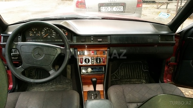 Mercedes E 220 1994, 411,407 km - 2.2 l - Bakı