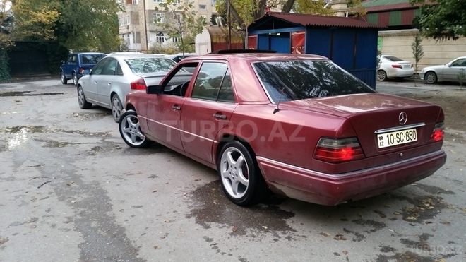 Mercedes E 220 1994, 411,407 km - 2.2 l - Bakı