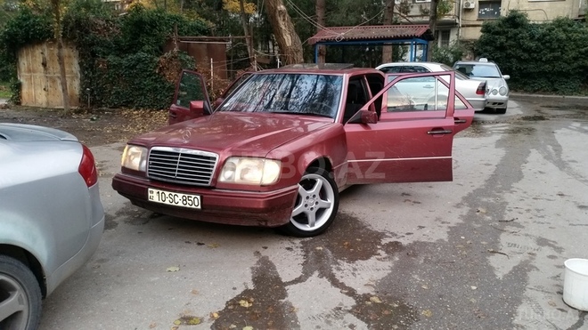 Mercedes E 220 1994, 411,407 km - 2.2 l - Bakı