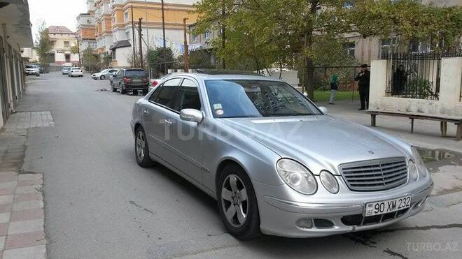Mercedes E 220 2002, 170,000 km - 2.2 l - Bakı