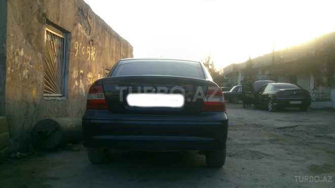 Opel Vectra 1996, 333,000 km - 1.8 l - Sumqayıt