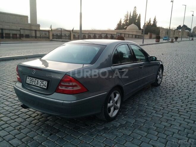 Mercedes C 180 2004, 230,000 km - 1.8 л - Balakən