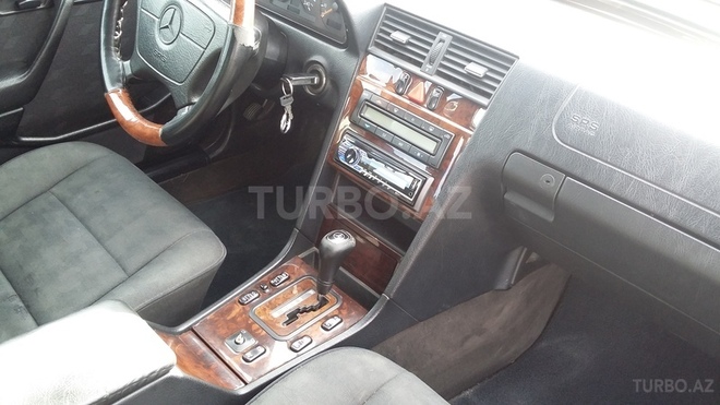 Mercedes C 220 1996, 259,000 km - 2.2 l - Bakı