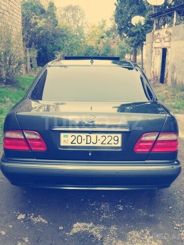 Mercedes E 240 2000, 171,000 km - 2.4 l - Gəncə