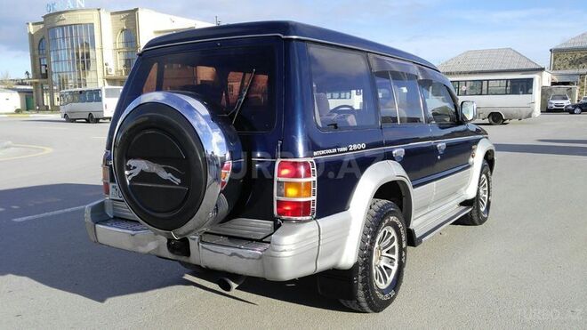 Mitsubishi Pajero 1995, 280,000 km - 2.8 l - Sumqayıt