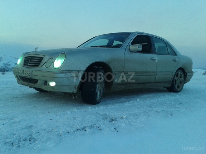 Mercedes E 320 1999, 275,000 km - 3.2 l - Bakı