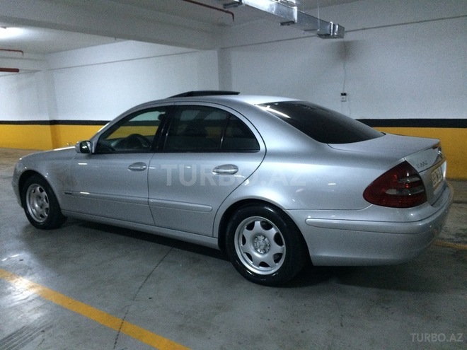 Mercedes E 220 2004, 200,000 km - 2.2 l - Bakı