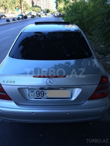 Mercedes E 220 2004, 200,000 km - 2.2 l - Bakı
