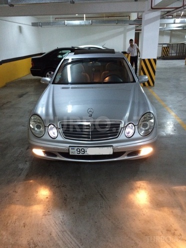 Mercedes E 220 2004, 200,000 km - 2.2 l - Bakı