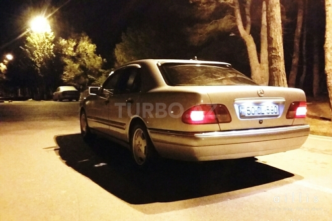 Mercedes E 230 1996, 396,000 km - 2.3 l - Sumqayıt